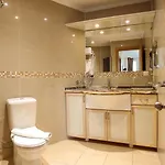 07 Group מלון דירות 3*