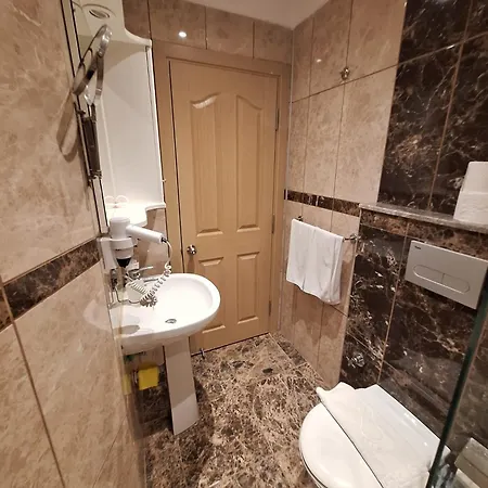 07 Group Hotel apartamentowy 3*